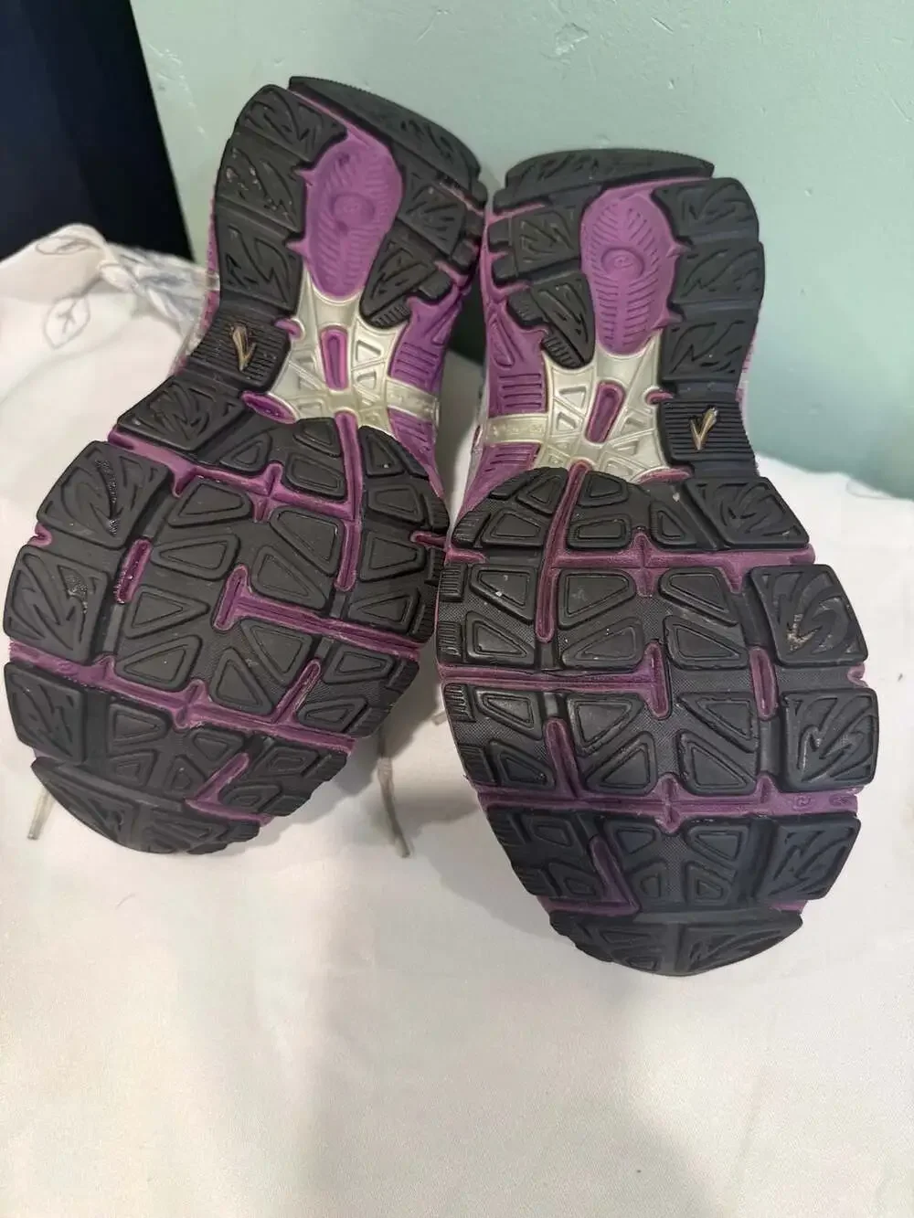 Brooks - Picture 7 of 10